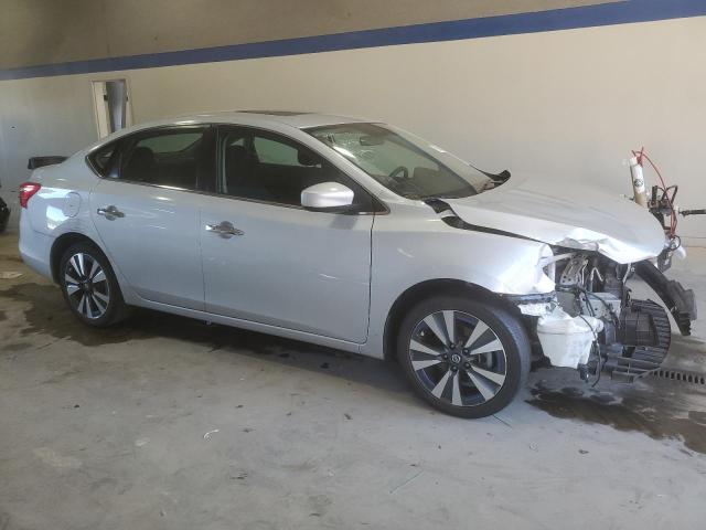 3N1AB7AP3KY210672 - 2019 NISSAN SENTRA S 银色 照片 4