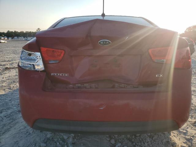 KNAFU4A2XD5739551 - 2013 KIA FORTE EX RED photo 6