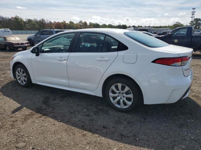 5YFEPMAE8NP319467 - 2022 TOYOTA COROLLA LE WHITE photo 2
