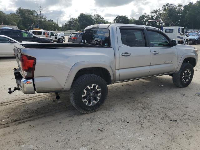 5TFAZ5CN3JX058076 - 2018 TOYOTA TACOMA DOUBLE CAB 银色 照片 3