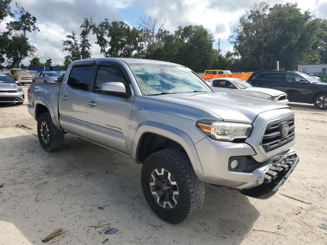 5TFAZ5CN3JX058076 - 2018 TOYOTA TACOMA DOUBLE CAB 银色 照片 4