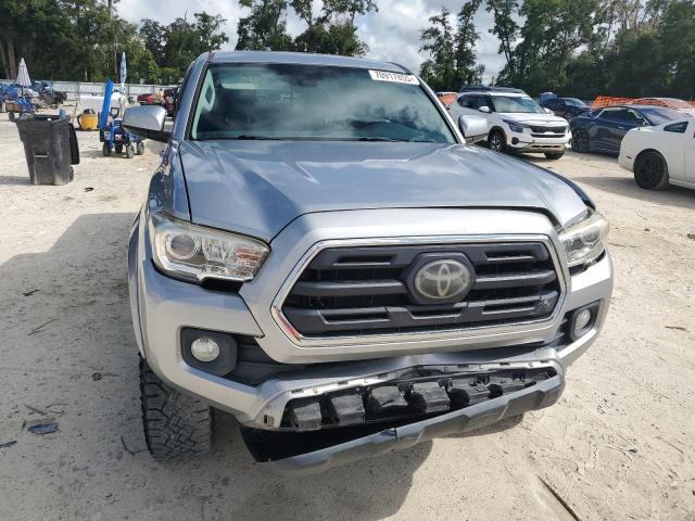 5TFAZ5CN3JX058076 - 2018 TOYOTA TACOMA DOUBLE CAB 银色 照片 5