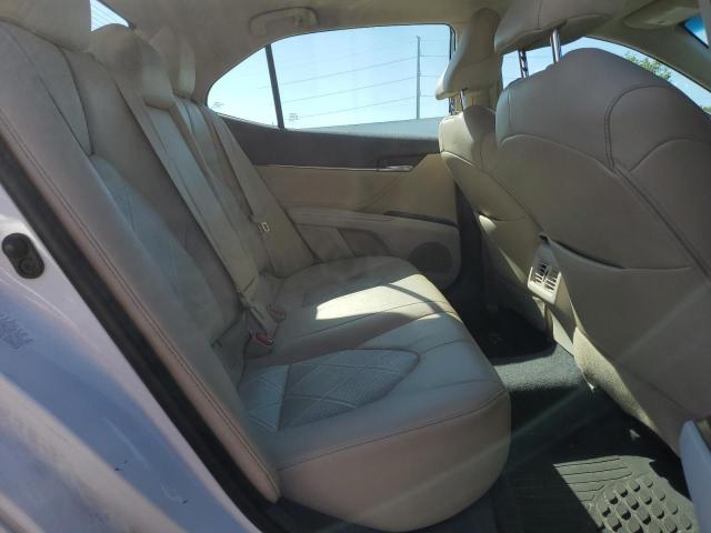 4T1B11HK7JU039031 - 2018 TOYOTA CAMRY L WHITE photo 10