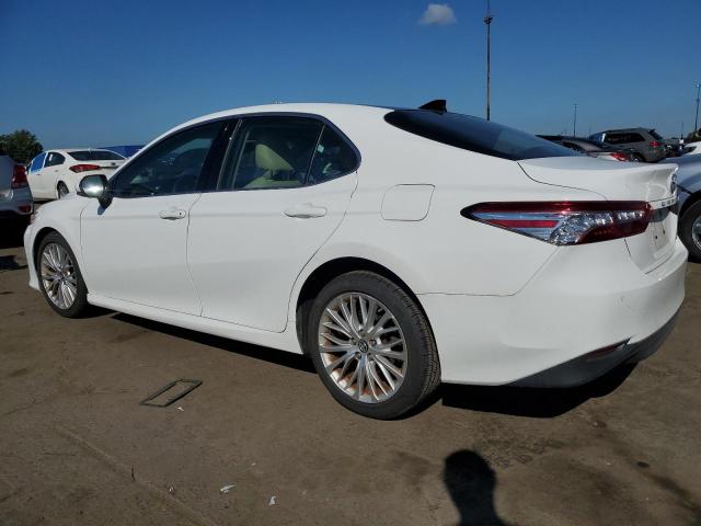 4T1B11HK7JU039031 - 2018 TOYOTA CAMRY L WHITE photo 2