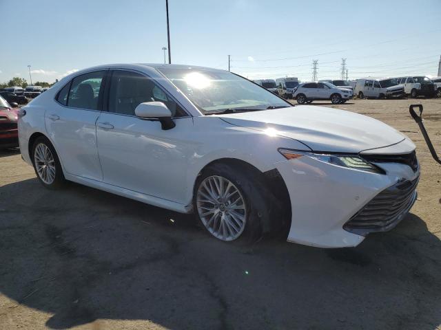 4T1B11HK7JU039031 - 2018 TOYOTA CAMRY L WHITE photo 4