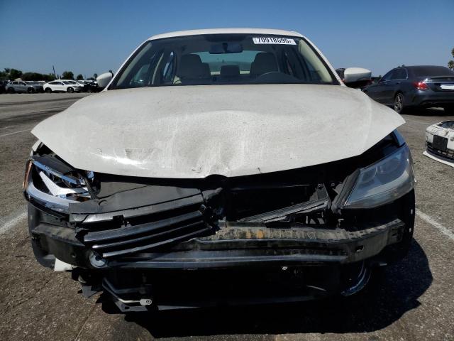 3VWDZ7AJ0BM343217 - 2011 VOLKSWAGEN JETTA SE WHITE photo 5