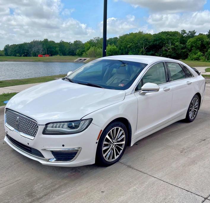 3LN6L5A91KR609138 - 2019 LINCOLN MKZ WHITE photo 2