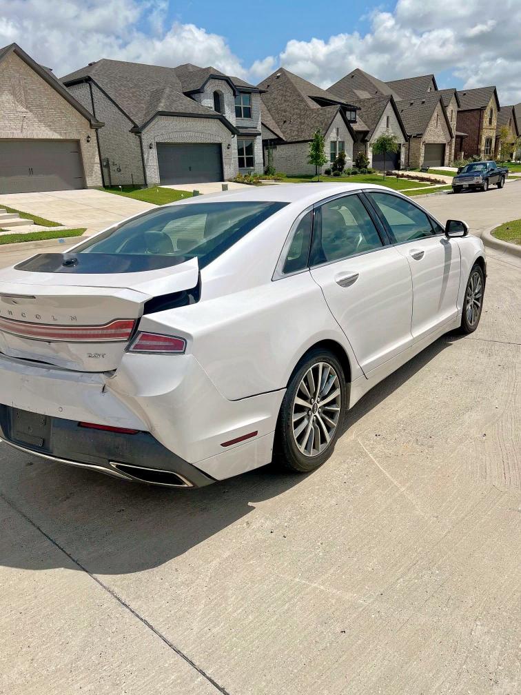 3LN6L5A91KR609138 - 2019 LINCOLN MKZ WHITE photo 4