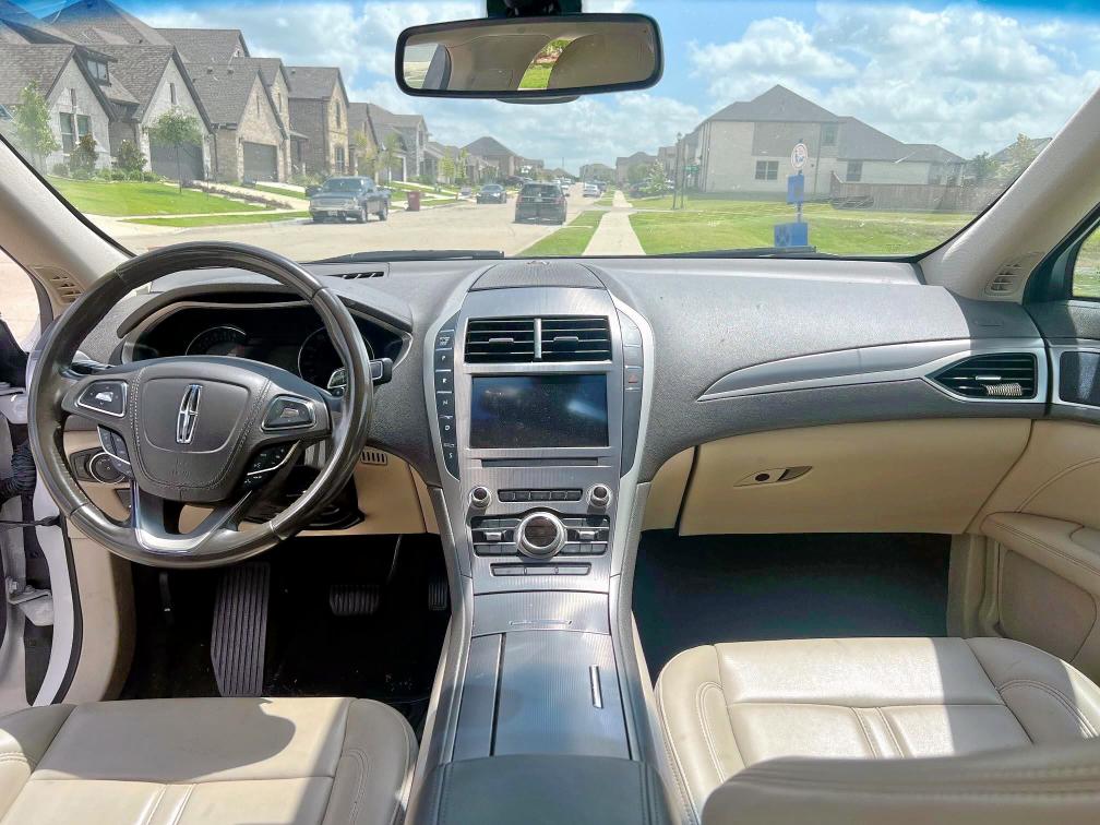 3LN6L5A91KR609138 - 2019 LINCOLN MKZ WHITE photo 9