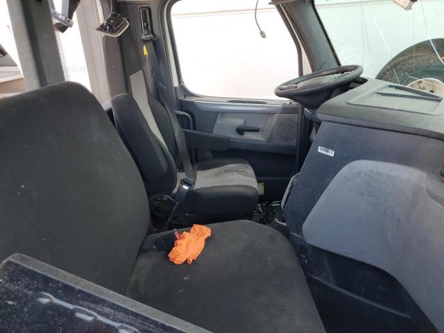 3AKJHLDV8LSLU3725 - 2020 FREIGHTLINER CASCADIA 1 WHITE photo 5