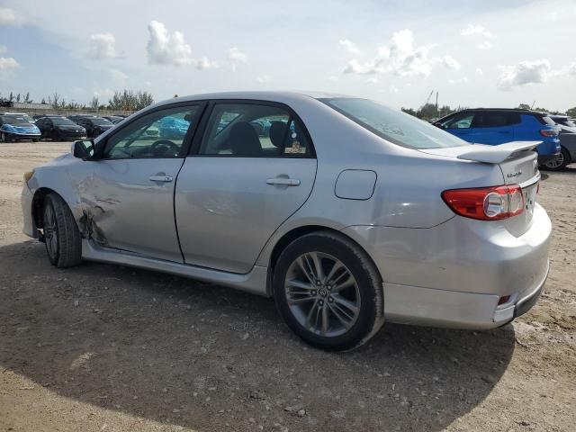 5YFBU4EE9DP143727 - 2013 TOYOTA COROLLA BASE Արծաթագույն լուսանկար 2