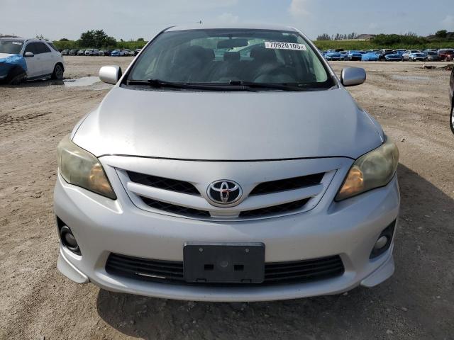 5YFBU4EE9DP143727 - 2013 TOYOTA COROLLA BASE Արծաթագույն լուսանկար 5