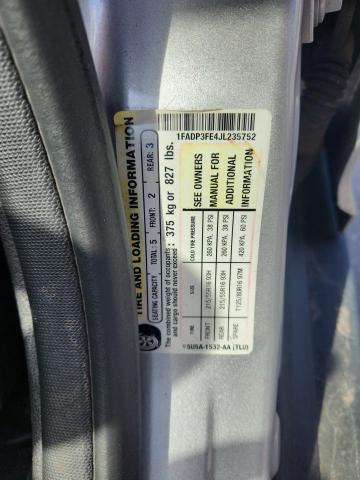 1FADP3FE4JL235752 - 2018 FORD FOCUS SE SILVER photo 12