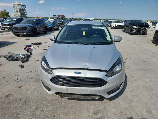 1FADP3FE4JL235752 - 2018 FORD FOCUS SE SILVER photo 5