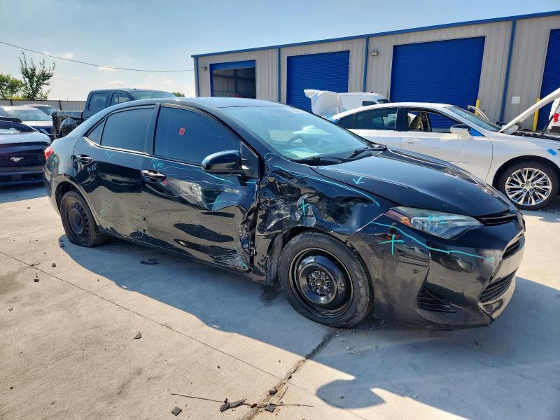 5YFBURHE1JP823805 - 2018 TOYOTA COROLLA L BLACK photo 4