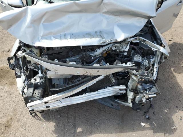 5YFEPMAE5NP275928 - 2022 TOYOTA COROLLA LE 银色 照片 11