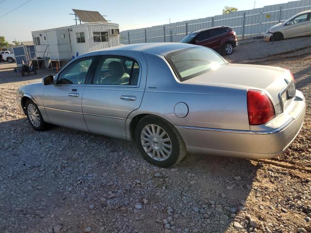 1LNHM81W63Y667147 - 2003 LINCOLN TOWN CAR EXECUTIVE SILVER photo 2