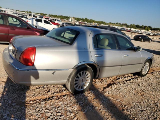 1LNHM81W63Y667147 - 2003 LINCOLN TOWN CAR EXECUTIVE SILVER photo 3