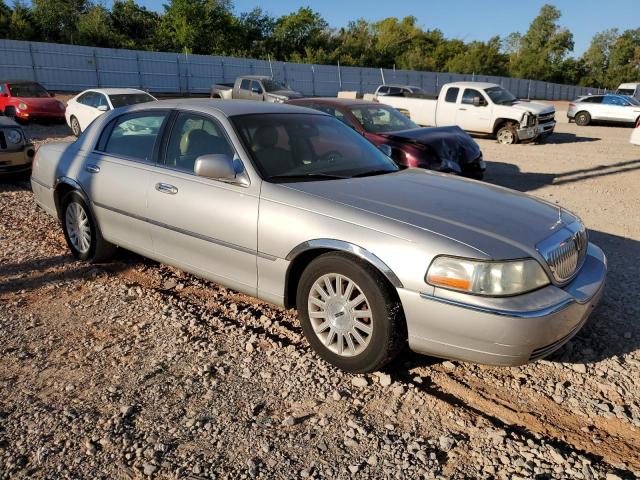 1LNHM81W63Y667147 - 2003 LINCOLN TOWN CAR EXECUTIVE SILVER photo 4