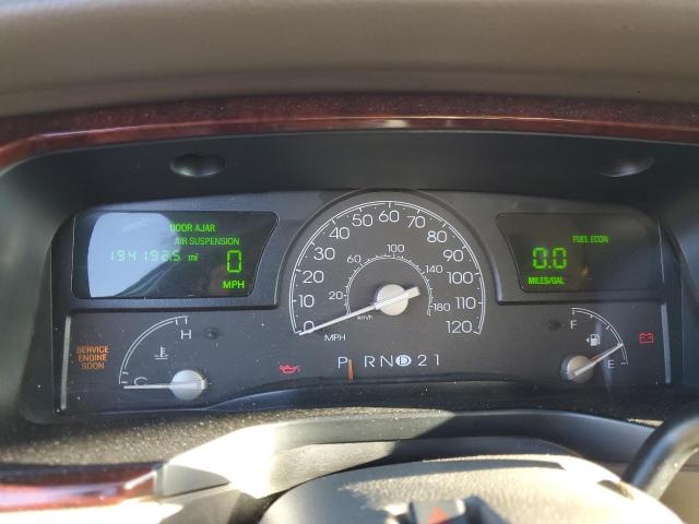 1LNHM81W63Y667147 - 2003 LINCOLN TOWN CAR EXECUTIVE SILVER photo 9