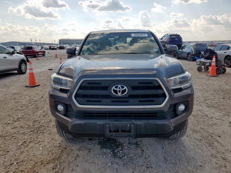 5TFAZ5CN2GX010321 - 2016 TOYOTA TACOMA DOUBLE CAB GRAY photo 5