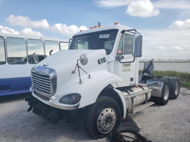 1FUJF0DE88DZ66540 - 2008 FREIGHTLINER COLUMBIA 112 WHITE photo 2