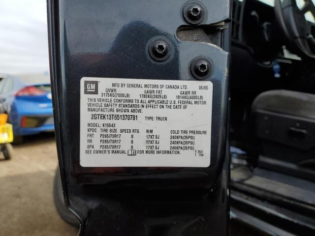 2GTEK13T651370781 - 2005 GMC NEW SIERRA K1500 BLACK photo 13