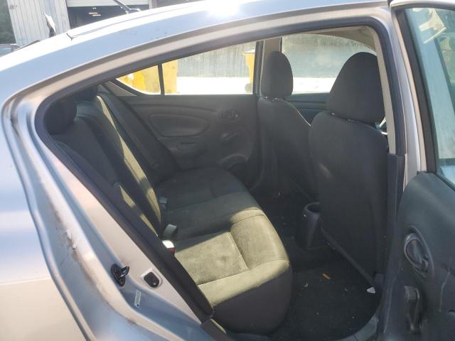 3N1CN7AP1KL811592 - 2019 NISSAN VERSA S Gümüş foto 10