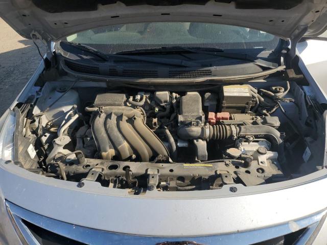 3N1CN7AP1KL811592 - 2019 NISSAN VERSA S Gümüş foto 11