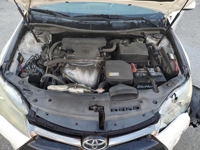 4T1BF1FK7GU195633 - 2016 TOYOTA CAMRY LE WHITE photo 11