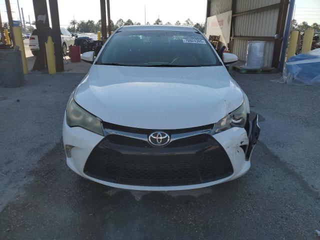 4T1BF1FK7GU195633 - 2016 TOYOTA CAMRY LE WHITE photo 5