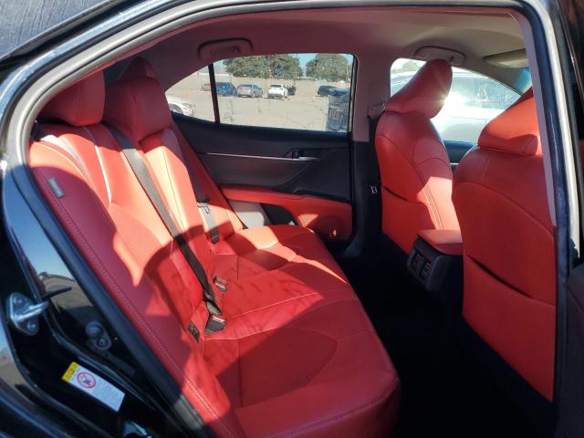 4T1B61HK0JU106473 - 2018 TOYOTA CAMRY XSE BLACK photo 10