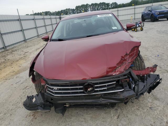 1VWDT7A31HC043053 - 2017 VOLKSWAGEN PASSAT R-LINE Bordo foto 5