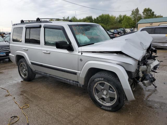 1J8HG48K27C607451 - 2007 JEEP COMMANDER 银色 照片 4