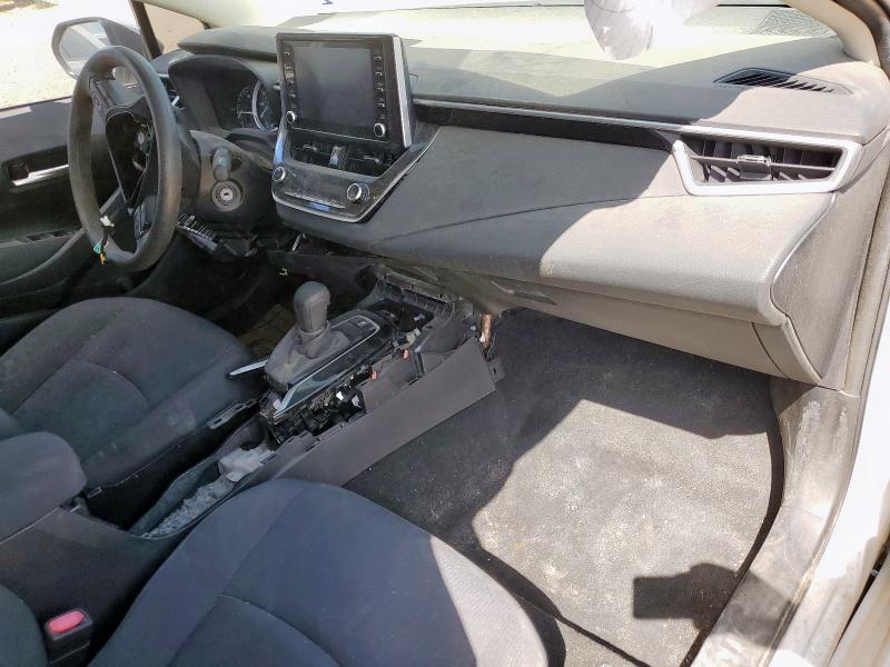 5YFEPRAEXLP099047 - 2020 TOYOTA COROLLA LE Արծաթագույն լուսանկար 8