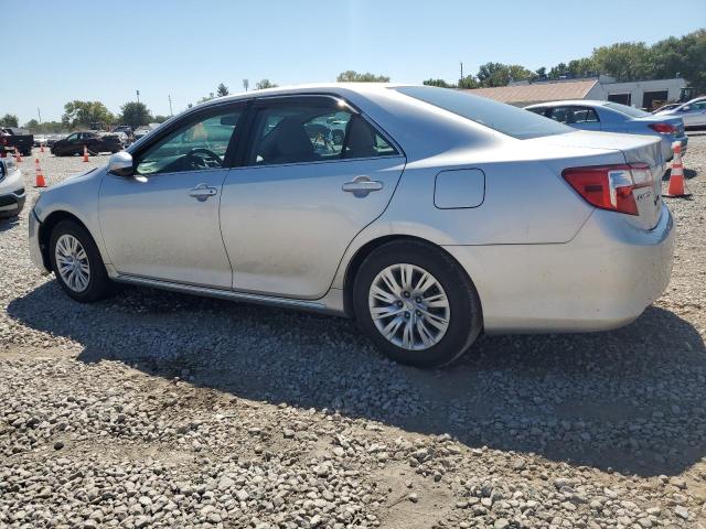 4T1BF1FK2CU039672 - 2012 TOYOTA CAMRY BASE Серебристый фото 2