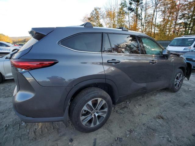 5TDGZRBH7MS104743 - 2021 TOYOTA HIGHLANDER XLE GRAY photo 3