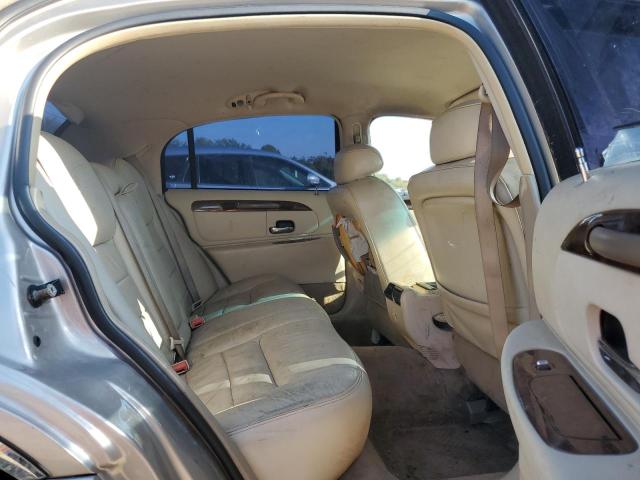 1LNHM82WX2Y637646 - 2002 LINCOLN TOWN CAR SIGNATURE 金色 照片 10