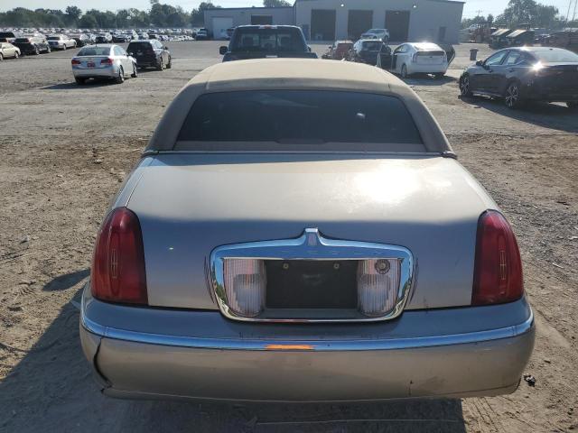 1LNHM82WX2Y637646 - 2002 LINCOLN TOWN CAR SIGNATURE 金色 照片 6