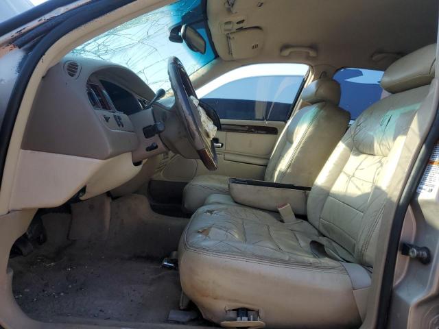 1LNHM82WX2Y637646 - 2002 LINCOLN TOWN CAR SIGNATURE 金色 照片 7