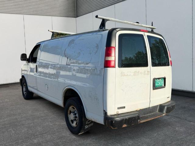 1GCWGFCG6B1118570 - 2011 CHEVROLET EXPRESS G2 WHITE photo 3