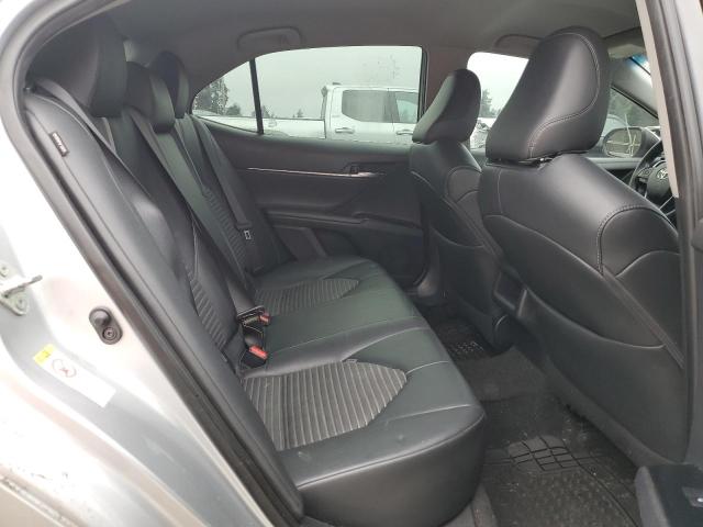 4T1B11HK3JU516179 - 2018 TOYOTA CAMRY L SILVER photo 10