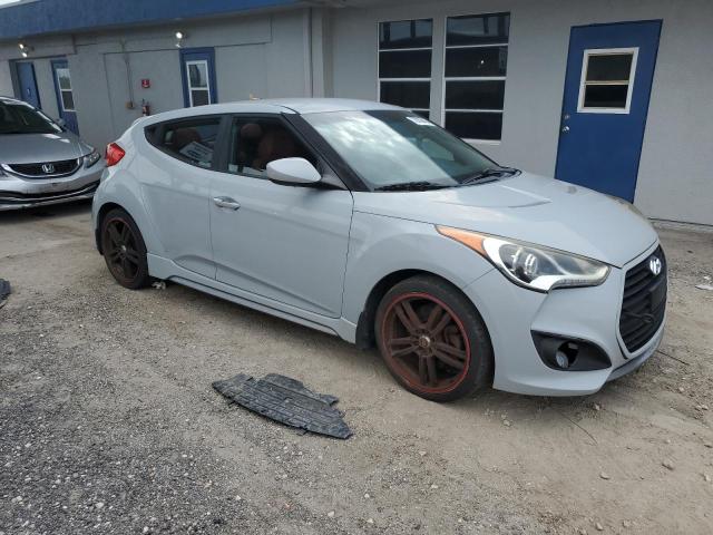 KMHTC6AE1FU222528 - 2015 HYUNDAI VELOSTER TURBO Արծաթագույն լուսանկար 4