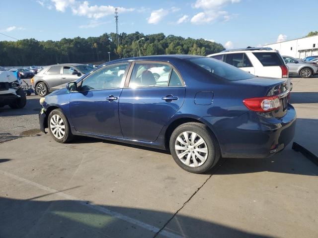 5YFBU4EE4DP143232 - 2013 TOYOTA COROLLA BASE Blau Foto 2