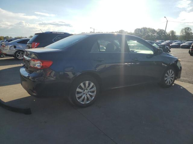 5YFBU4EE4DP143232 - 2013 TOYOTA COROLLA BASE Blau Foto 3