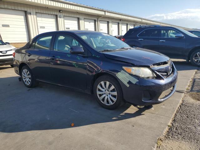 5YFBU4EE4DP143232 - 2013 TOYOTA COROLLA BASE Blau Foto 4