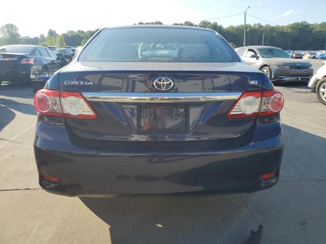 5YFBU4EE4DP143232 - 2013 TOYOTA COROLLA BASE Blau Foto 6