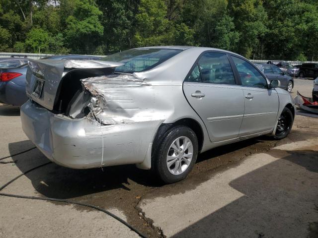 4T1BF32K04U063097 - 2004 TOYOTA CAMRY LE SILVER photo 3