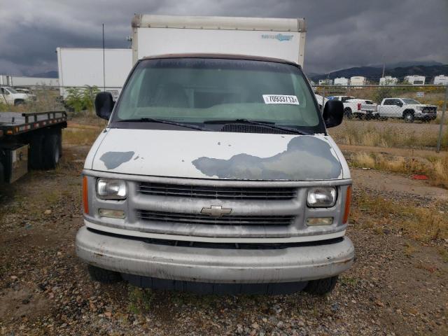 1GBHG31R411180189 - 2001 CHEVROLET EXPRESS CU G3500 WHITE photo 5