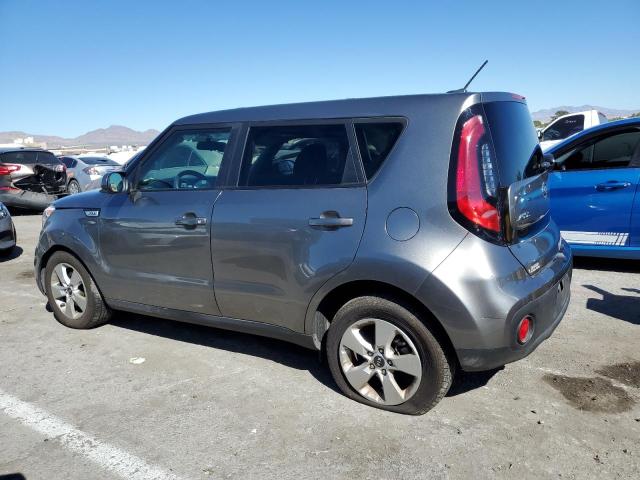 KNDJN2A28J7566160 - 2018 KIA SOUL GRAY photo 2